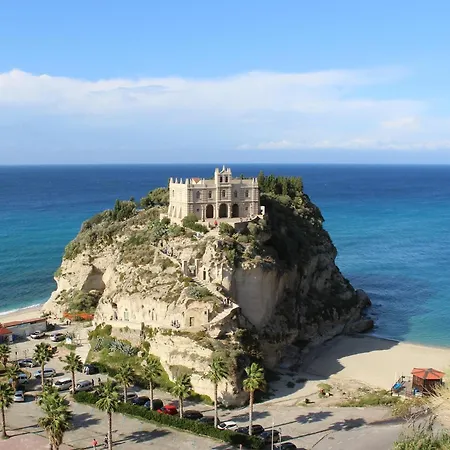Vicoli Storici Luxury 3* Tropea