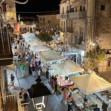 Vicoli Storici Luxury דירה